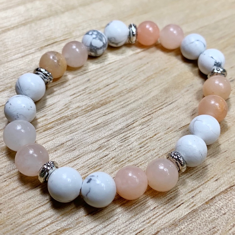 8mm Pink Aventurine & Howlite Chakra Bracelet - Picture 5 of 9